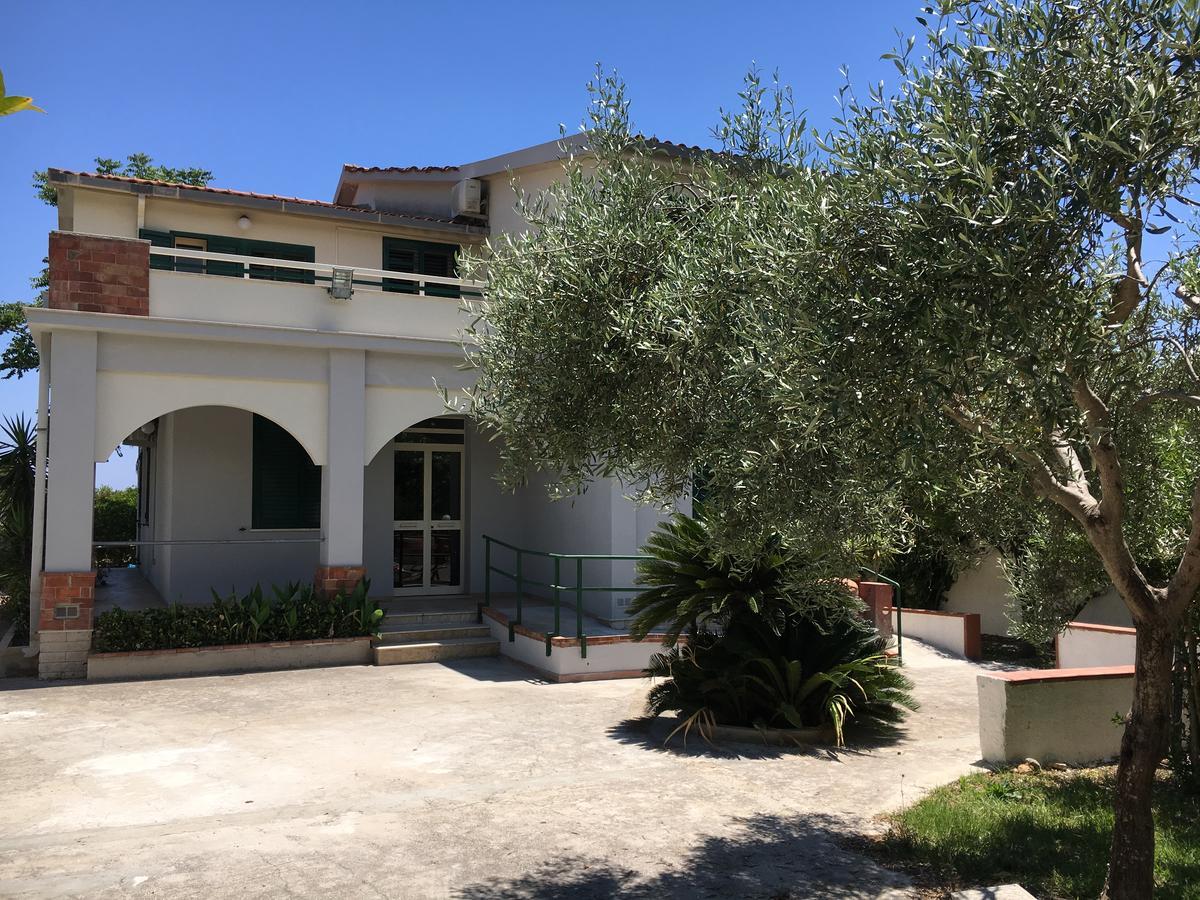 Villa Del Falso Pepe Avola Eksteriør billede